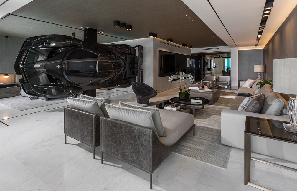 Carroceria de um Pagani Zonda vira "parede" em Miami (Foto: Finishmycondo/DivulgaÃ§Ã£o)