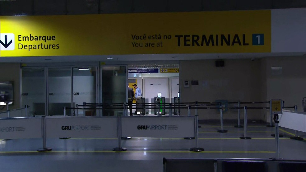 Terminal 1 do Aeroporto Internacional de Guarulhos suspende atividades temporariamente — Foto: TV Globo/Divulgação