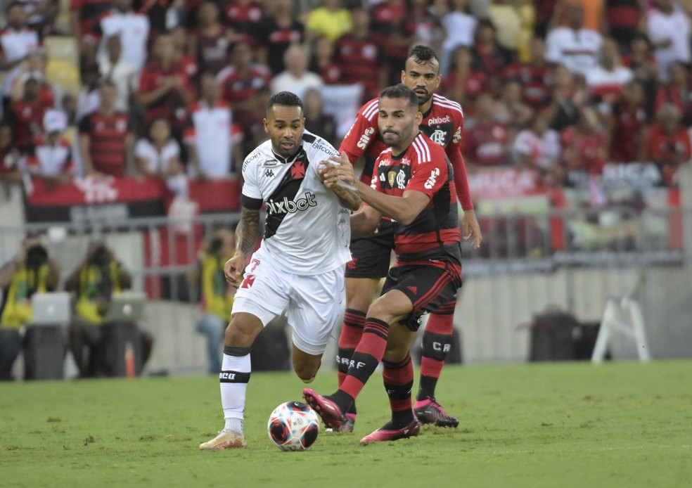 Alex Teixeira e Thiago Maia &mdash; Foto: Andr&eacute; Dur&atilde;o/ge