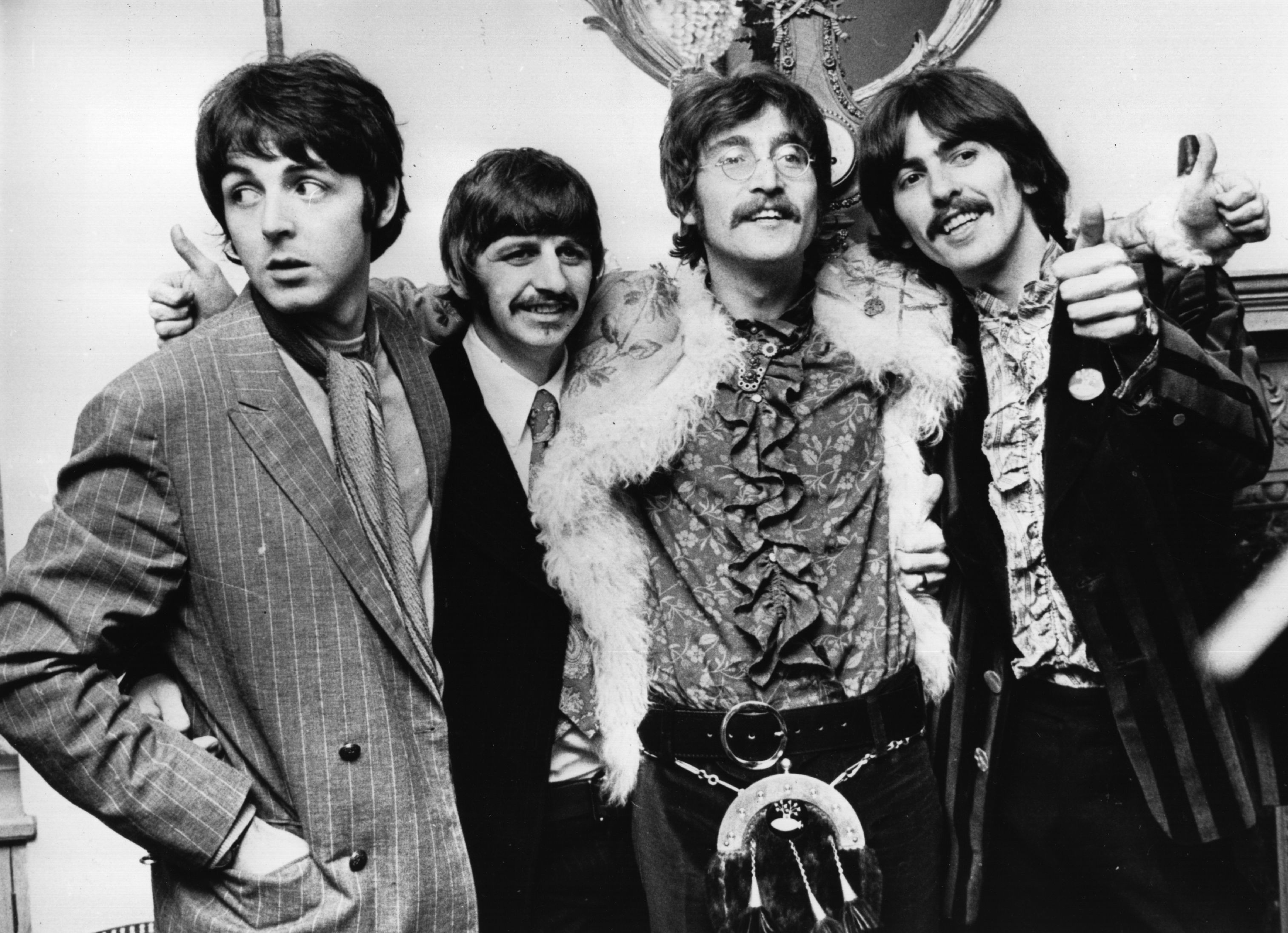 Vídeo restaurado mostra Mick Jagger e Keith Richards com os integrantes dos Beatles (Foto: Getty Images)