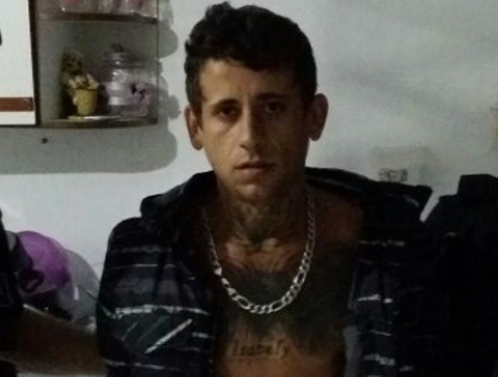 Gilmar César de Lima é suspeito de matar indígena em Penha — Foto: Polícia Civil/Divulgação