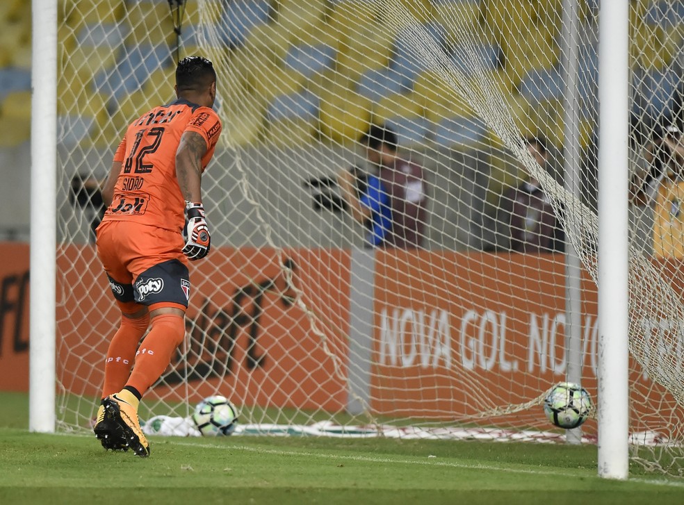 Contra o Fluminense, Sidão sofreu um gol de pênalti (Foto: André Durão/GloboEsporte.com)