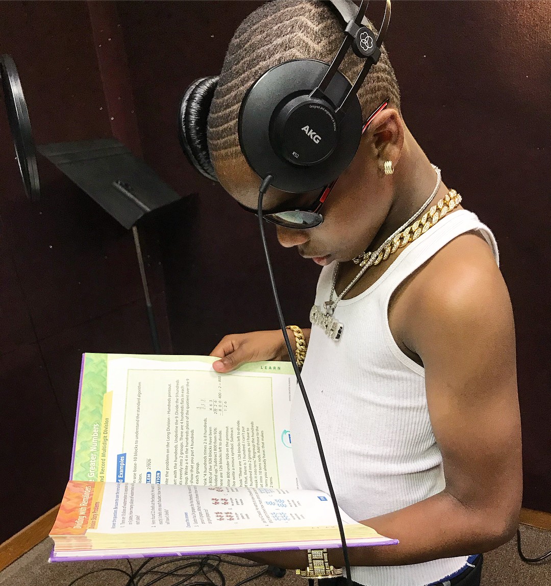 O rapper Corey J em estúdio (Foto: reprodução/ instagram)