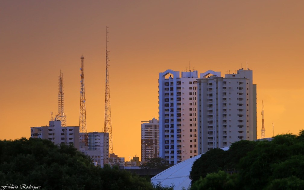 Calor e umidade baixa em Cuiabá — Foto: Fablício Rodrigues