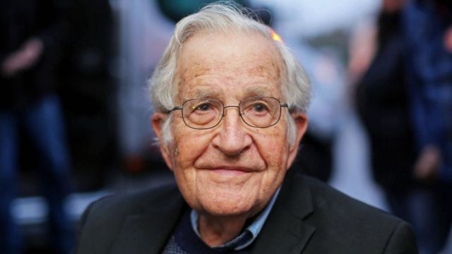 Eleições 2022: PT tem que lembrar que apoio de artista e reunião em universidade não ganham eleição, diz Chomsky