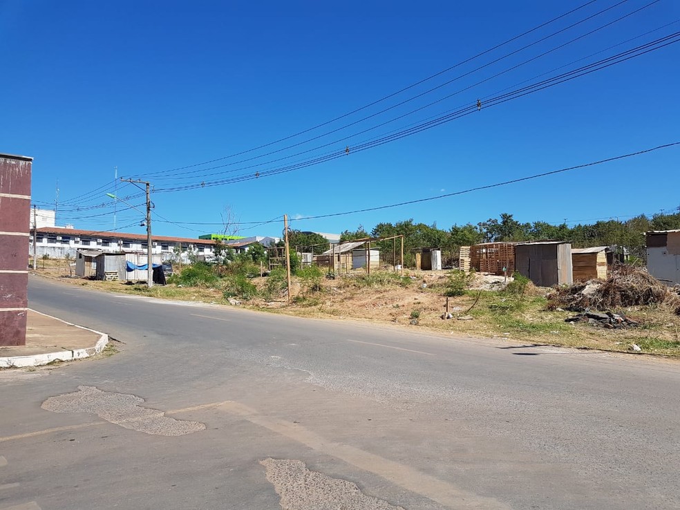 Terminal do VLT é invadido por dezenas de famílias em Cuiabá — Foto: Divulgação