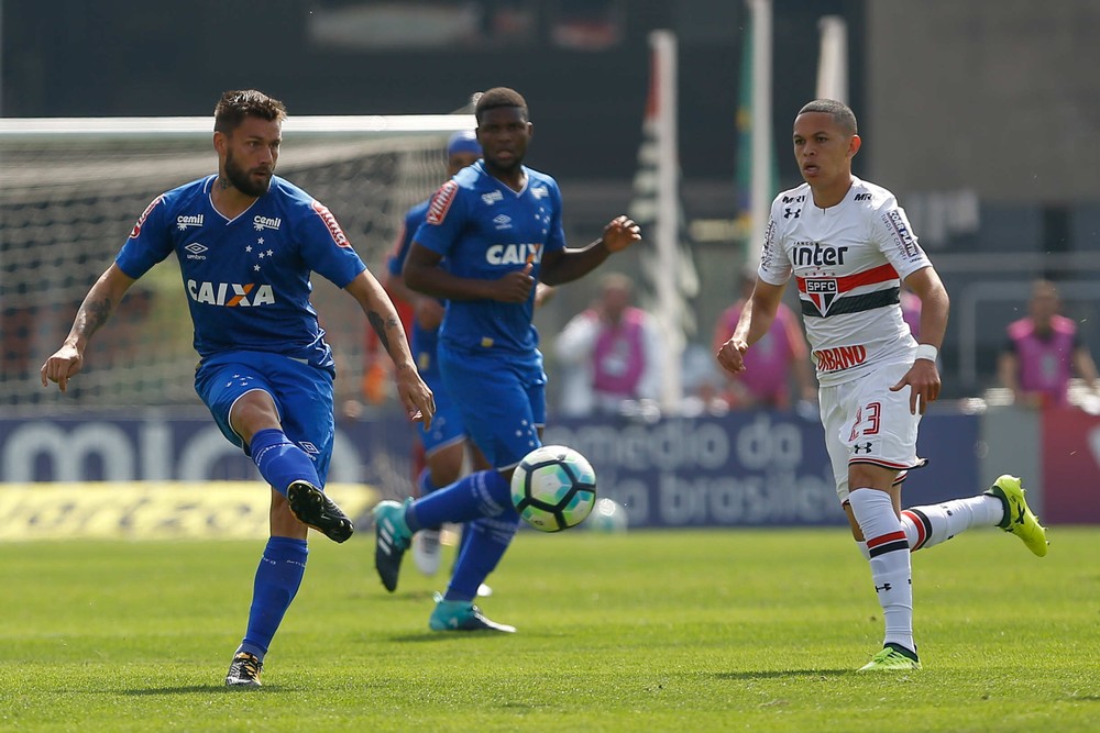 Árbitro relata ofensa de Rafael Sobis e confirma expulsão em súmula