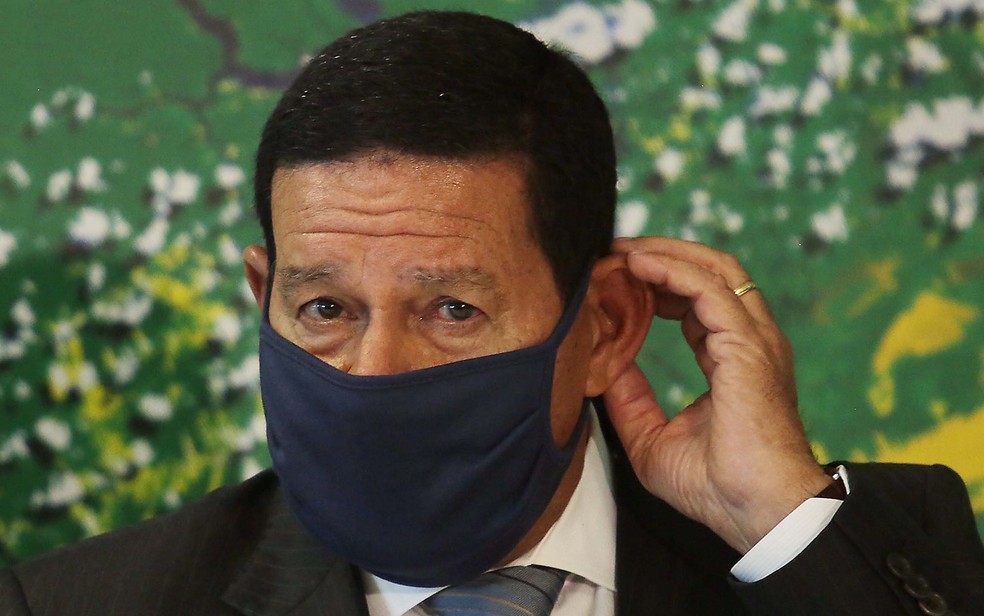 O vice-presidente, Hamilton Mourão, em imagem da última segunda-feira (11) — Foto: Wallace Martins/Futura Press/Estadão Conteúdo