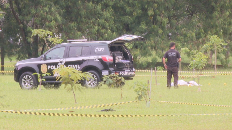 Homem é morto por PM na Octogonal — Foto: TV Globo/Reprodução