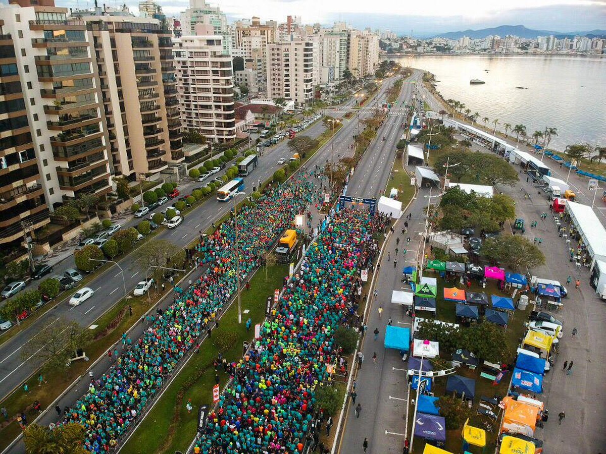 Maratona Internacional reúne cerca de 10 mil corredores em