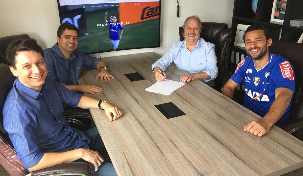 Cruzeiro promete brecada no mercado e aponta dinheiro como principal desafio