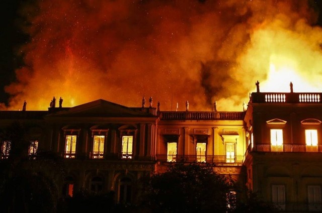 Enquanto o ministro dança, o Museu Nacional pede socorro