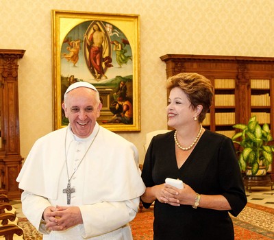 Papa Francisco e Dilma se encontram no Vaticano (Foto: Agência EFE)