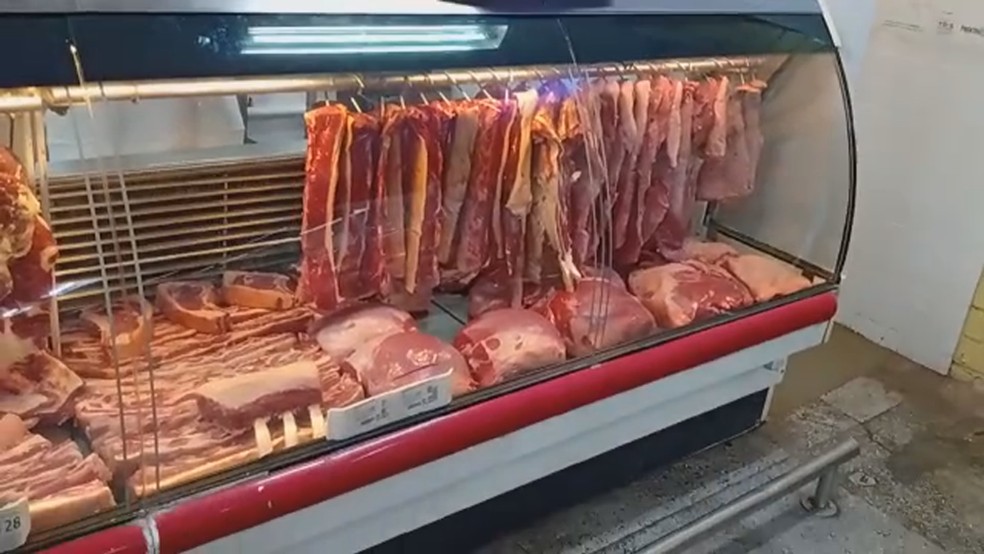 Carne é um dos itens mais caros da cesta básica em Porto Alegre — Foto: Reprodução/RBS TV