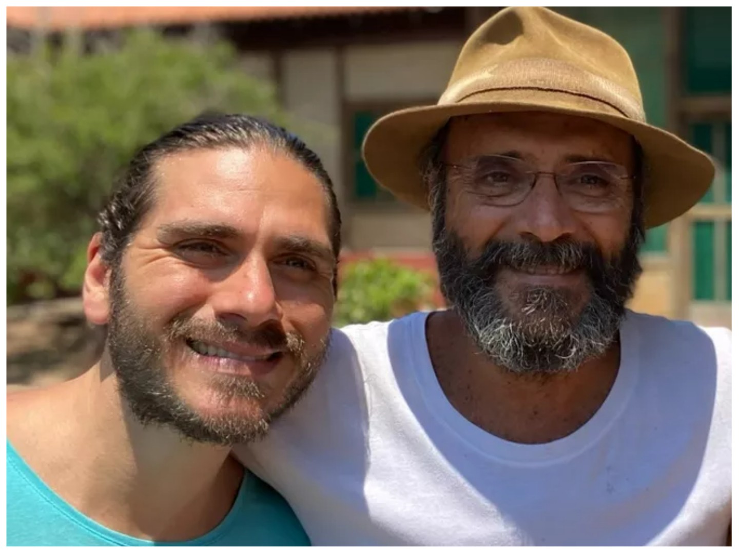Almir Sater e Gabriel Salter nos bastidores da novela (Foto: Instagram/Reprodução)