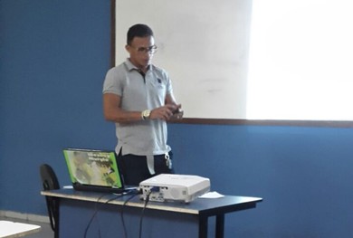 Hélcio, ex-atacante do São Raimundo, está concluindo o curso de Educação Física (Foto: Hélcio/Arquivo pessoal)