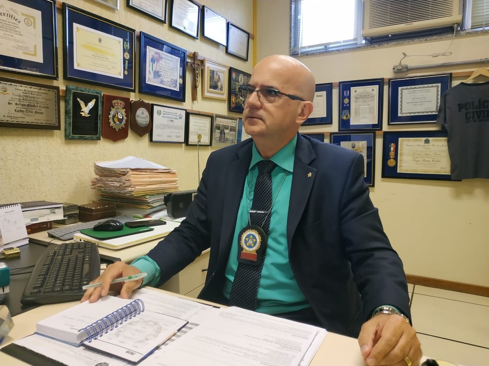  Delegado Sérgio Caldas assumiu neste mês a 126ª DP em Cabo Frio, no RJ — Foto: Fernanda Soares/G1