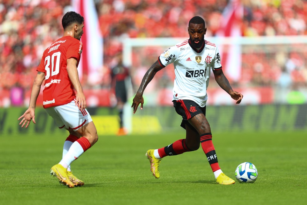 Gerson foi o melhor do Flamengo contra o Internacional de Porto Alegre — Foto: Gilvan de Souza/Flamengo