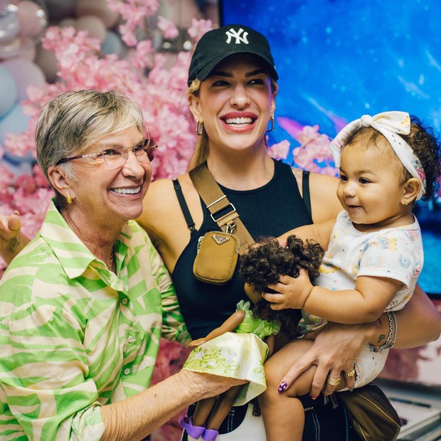Lore Improta ganha festa de princesa na Disney pelos seus 29 anos (Foto: Fotos em Orlando)