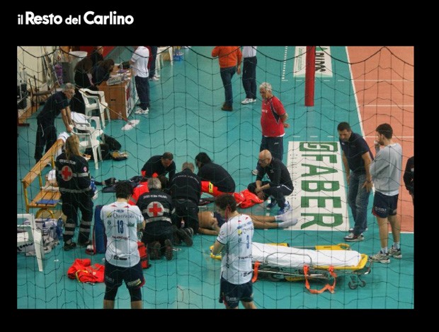 Medalhista olímpico italiano no vôlei passa mal e morre em quadra
