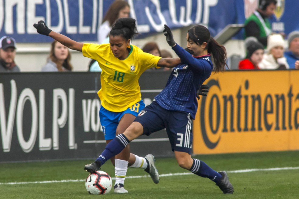 Geyse em ação pelo Brasil na partida contra o Japão — Foto: EFE/EPA/RICK MUSACCHIO