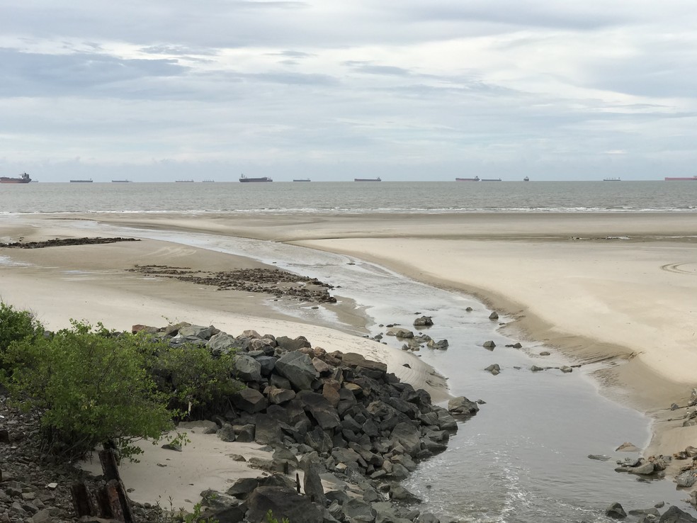 Todas as praias de São Luís estão impróprias para banho, aponta laudo da Sema — Foto: Raunyr dos Santos.