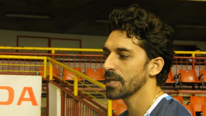 Filipe, ponteiro do Cruzeiro, barba (Foto: Rafael Araújo)