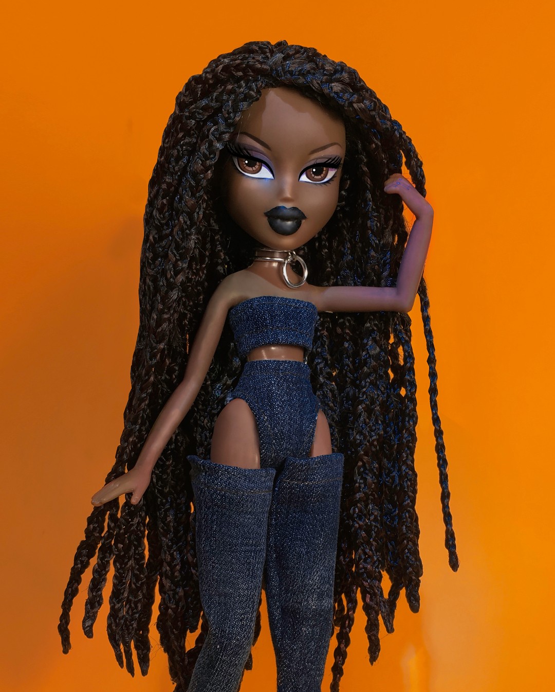 IZA ganha boneca inspirada em clipe Pesadão (Foto: Reprodução / Instagram)