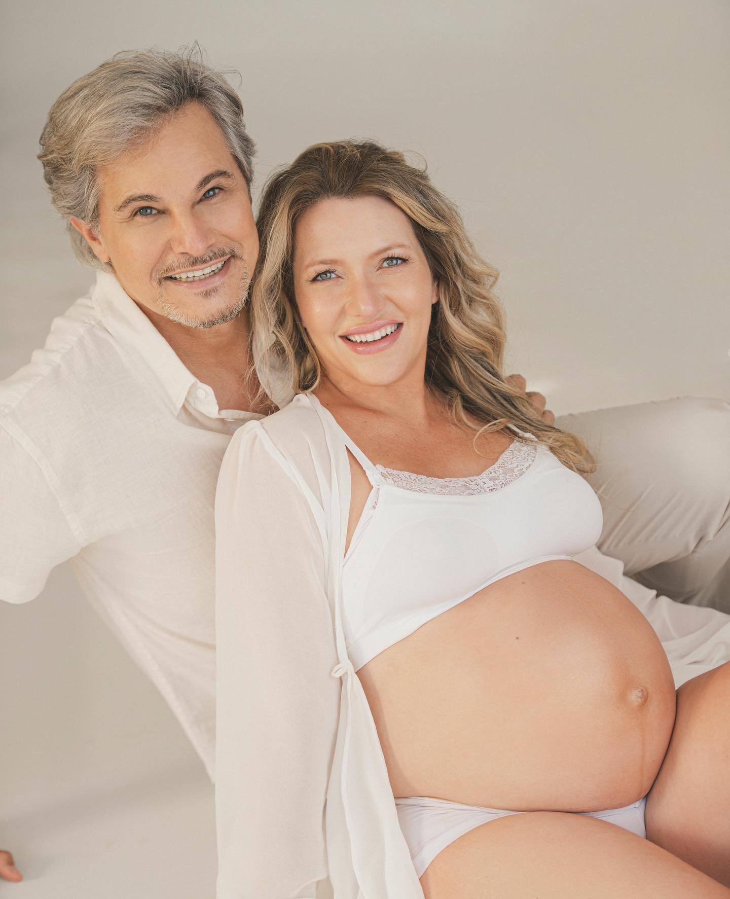 Karin Roepke, grávida de Chiara, se declara para Edson Celulari (Foto: Reprodução/Instagram)
