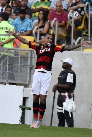 Alan Patrick em dose dupla, Zé Love e Galhardo lutam por pintura de agosto