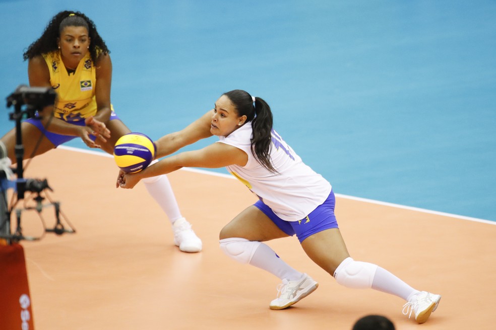 Brasil nÃ£o conseguiu segurar os ataques da SÃ©rvia â€” Foto: DivulgaÃ§Ã£o FIVB