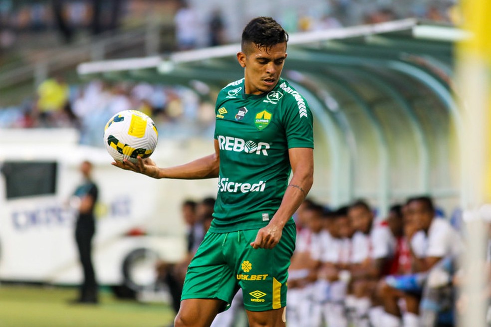 Cuiabá não renovará contrato com o lateral-esquerdo Igor Cariús para 2023 | cuiabá | ge
