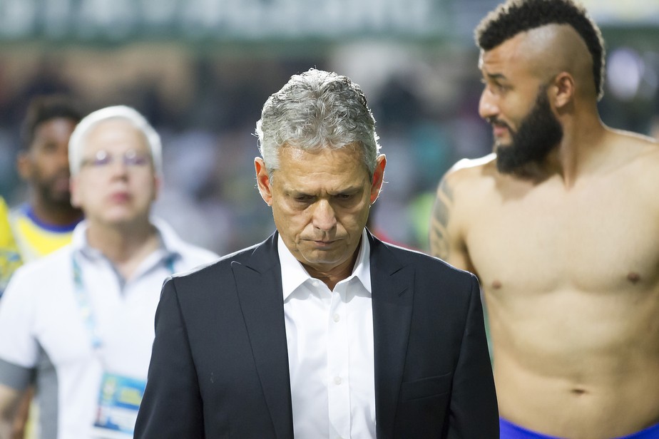 Júnior vê Rueda sem DNA do Flamengo  e apatia no time Parece que joga por formalidade