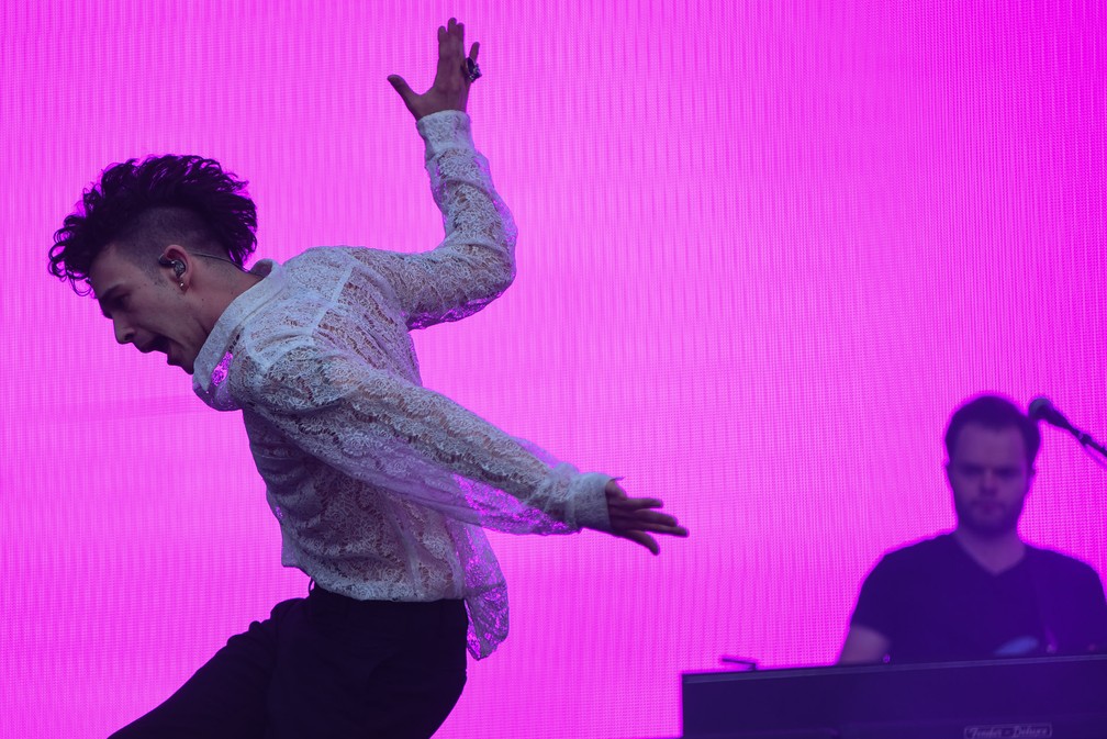 Matthew Healy, vocalista do The 1975, lidera banda em show no Lollapalooza 2017 &mdash; Foto: Flavio Moraes/G1