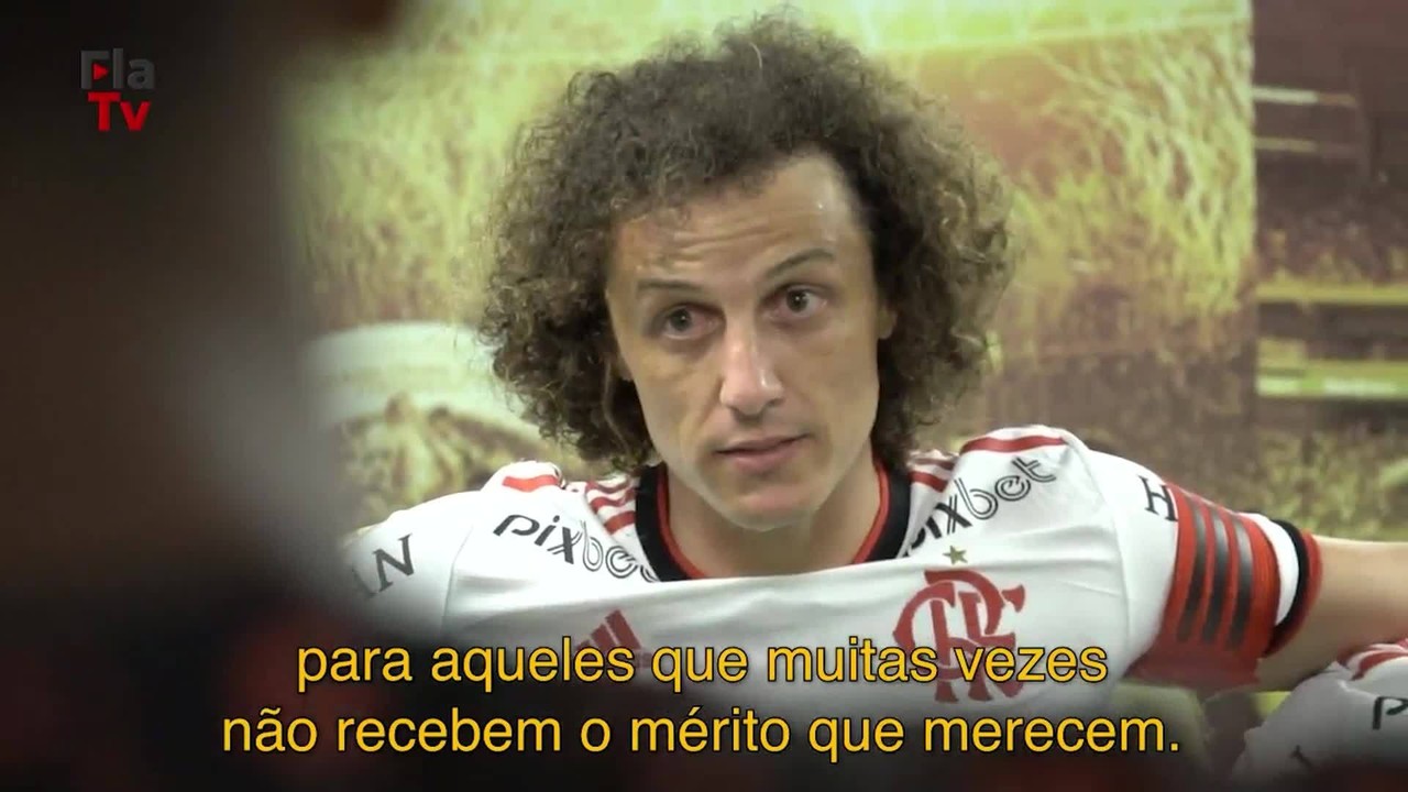 David Luiz discursa aos que 'n&atilde;o recebem m&eacute;rito' no pr&eacute;-jogo contra o Palmeiras