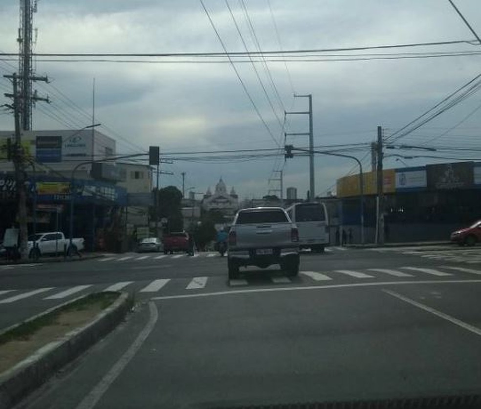 Semáforos de Manaus ficaram desligados por conta do apagão (Foto: Leandro Tapajós/G1 AM)