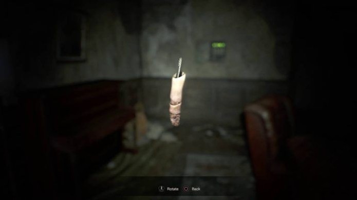 O dedo de manequim na demo de Resident Evil 7 parece se encaixar em algum lugar ainda não descoberto (Foto: Reprodução/NowLoading)