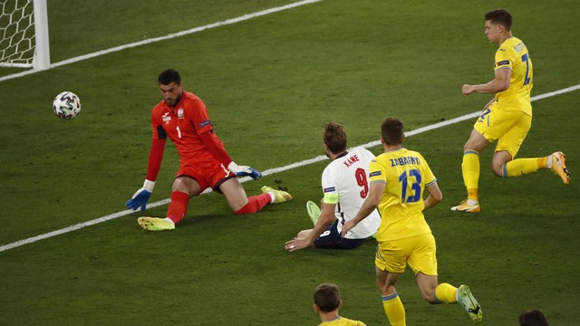 Harry Kane abre o placar para a Inglaterra contra a Ucrânia em Roma