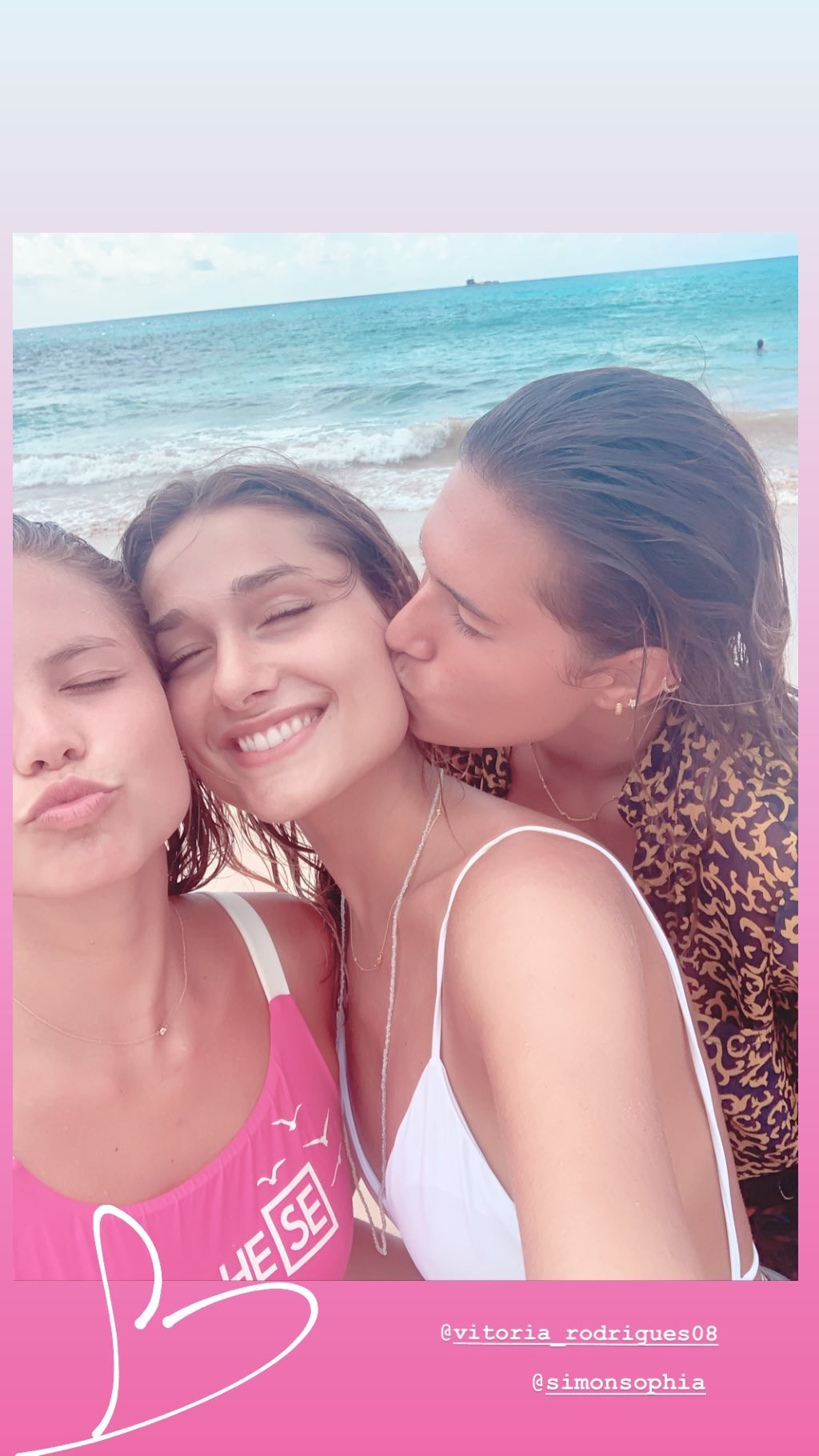 Sasha Meneghel  e amigas (Foto: Instagram/ Reprodução)