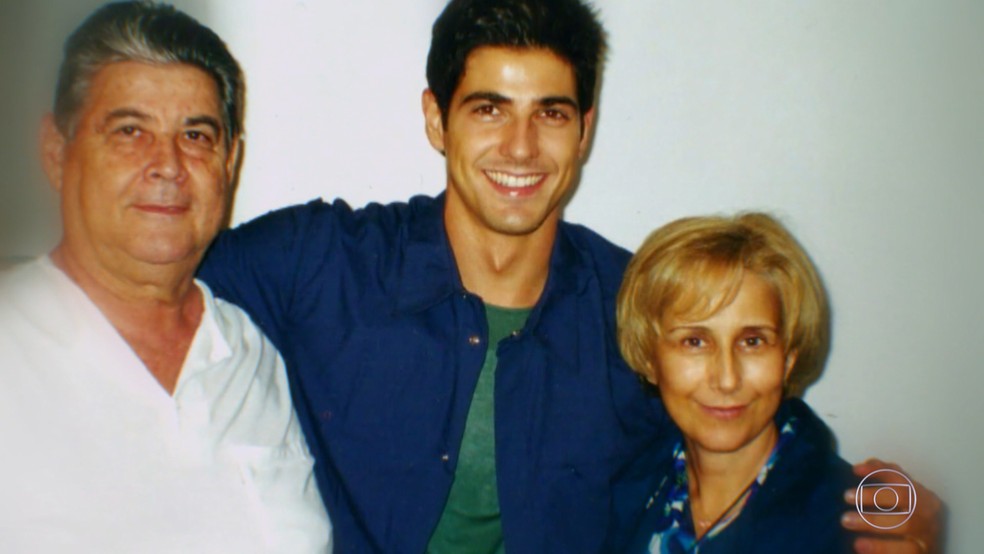 Reynaldo Gianecchini ao lado dos pais (Foto: Reprodução)