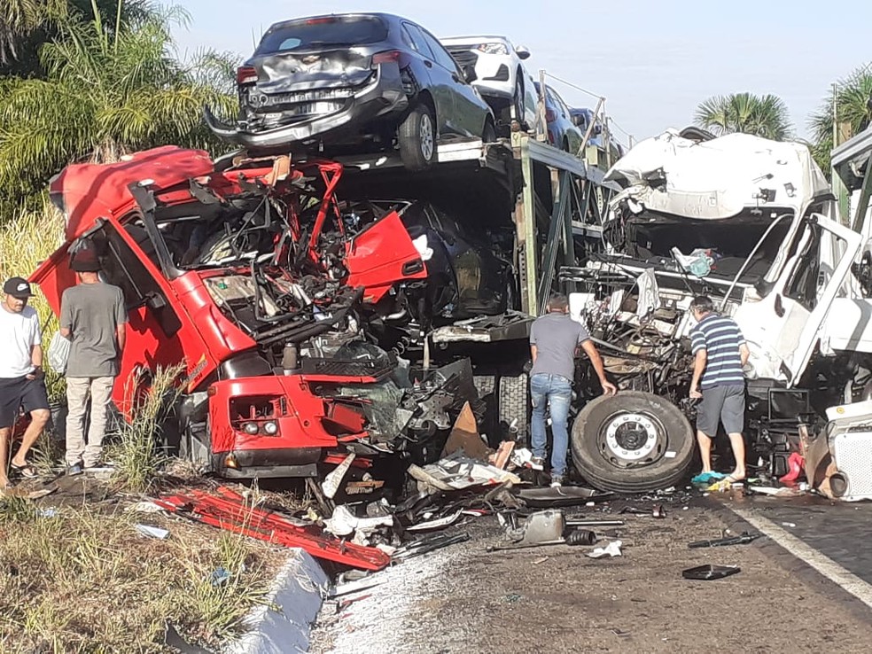 Acidente deixou motorista morto na BR-153 em Wanderlândia — Foto: Divulgação/Corpo de Bombeiros