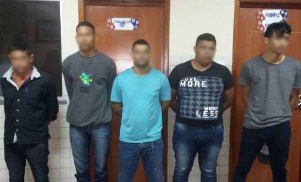 Suspeitos de integrar quadrilha de roubo de cargas na BR-010 foram presos em Santa Maria.  (Foto: Divulgação/ PMPA])