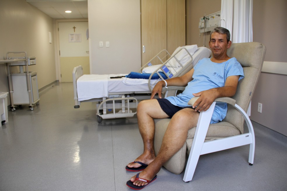 Welington Alves fez a cirurgia no dia 11 de novembro e recebeu alta nesta ter�a-feira (20) � Foto: Dani Fechine/G1