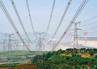 Torres de energia da State Grid na China: 1 bilhão de consumidores... e crescendo (Foto: Corbis)