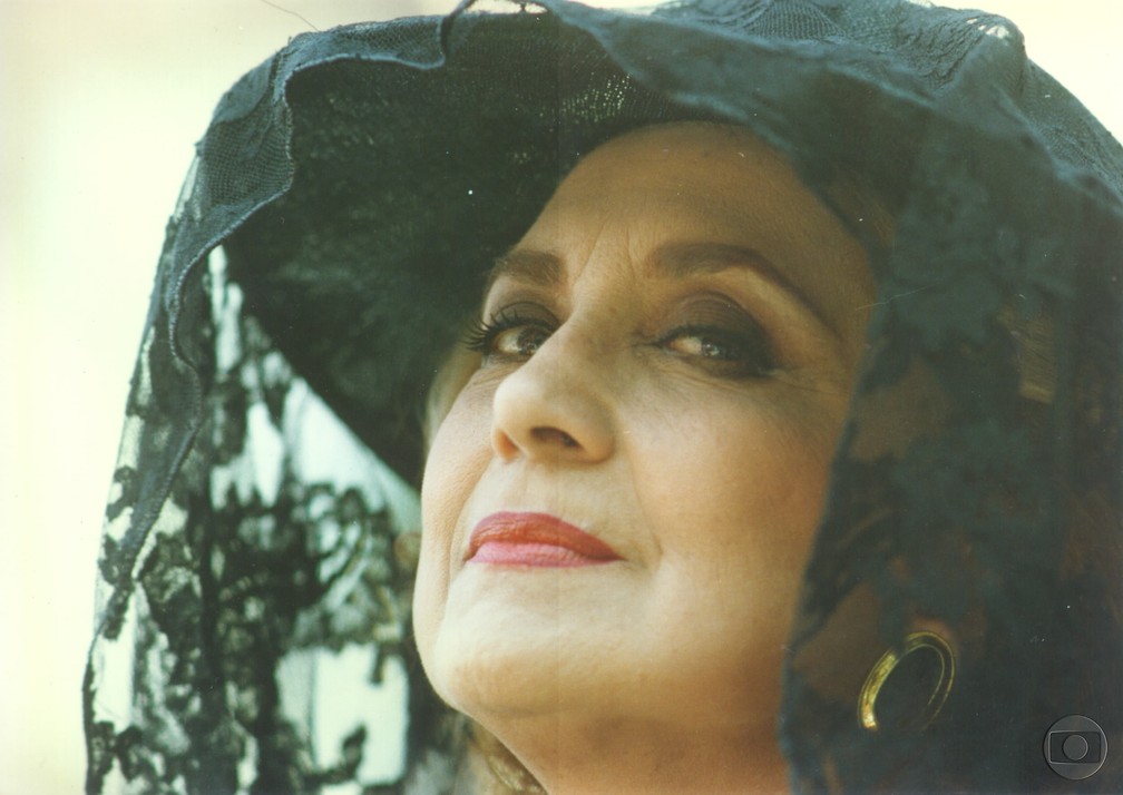 Eva Wilma no papel da personagem Maria Altiva, da novela "A Indomada", de 1997 — Foto: Jorge Baumann/Globo