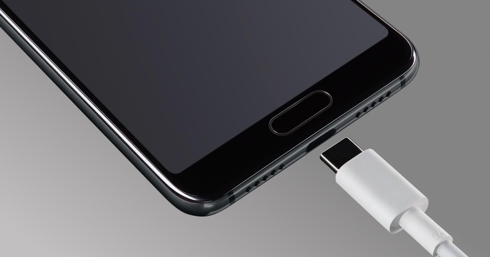 Huawei P20 tem bateria de 3.400 mAh; Entrada para carregamento é USB-C — Foto: Divulgação/Huawei