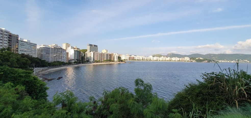 Praias das Flexas e Icaraí, em Niterói — Foto: Ari Peixoto/ TV Globo