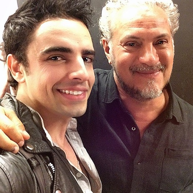 Beto Sargentelli, que interpretou Zezé Di Camargo no musical 2 Filhos de Francisco, com o diretor Breno Silveira (Foto: Reprodução/Instagram)