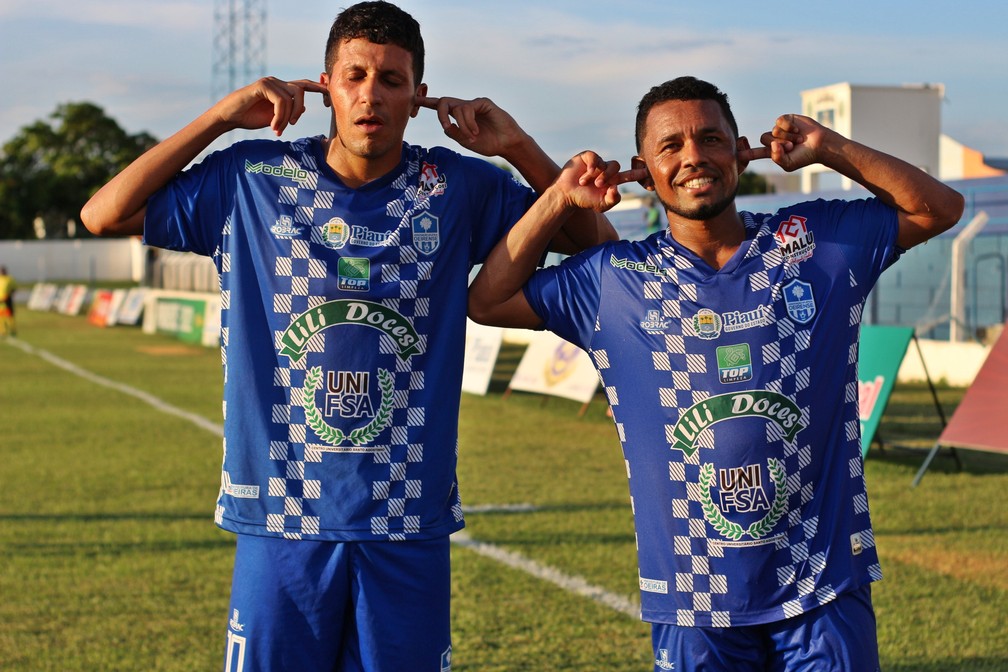 Aurélio, Barata, Oeirense x Flamengo-PI — Foto: Thiago Reis