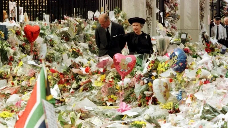 A morte de Diana foi um teste severo para a monarquia (Foto: REUTERS via BBC)
